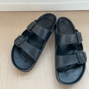 BLACK RUBBER BIRKENSTOCK SANDALS